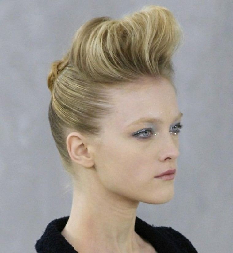 peinado recogido con tupé rubia peinado recogido tupe