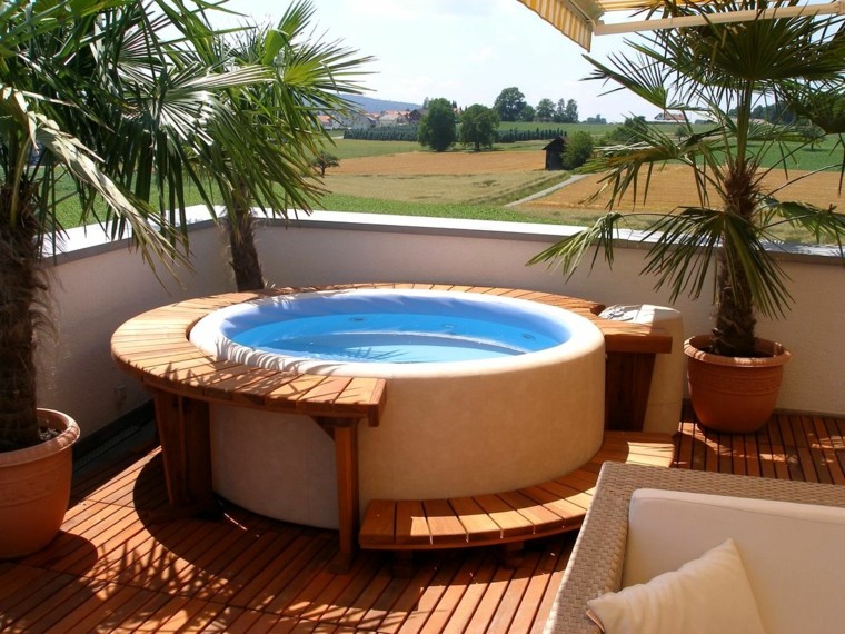 Burbujas y diversión con jacuzzi al aire libre