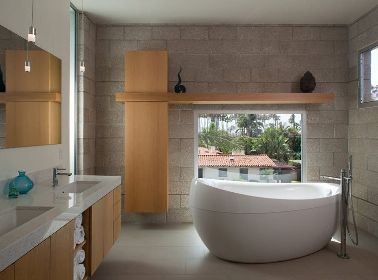 bañera blanca en el baño minimalista bano diseno estilo originalidad banera muebles madera estilo