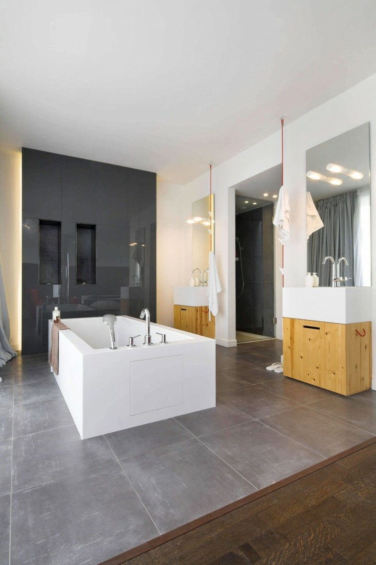 pared negra en el baño moderno al estilo minimalista banos estilo minimalista moderno pared negra ideas