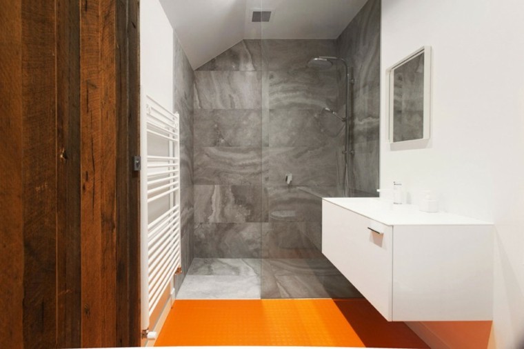 suelo naranja en el baño moderno al estilo minimalista banos estilo minimalista moderno suelo narnaja ideas