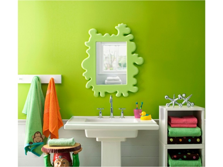 diseño baños de color verde