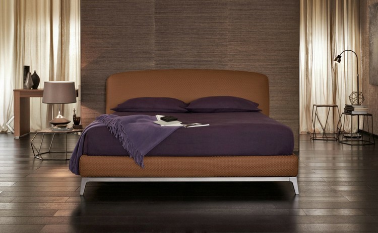 bonita cama acolchada piel marron