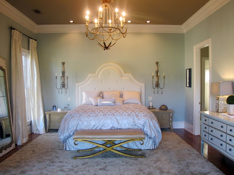 escapada romántica cama blanca taburete interesantes ideas