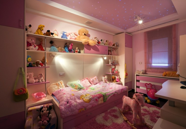 estanterias para los peluches de la niña habitacion chica estanterias peluches rosa ideas