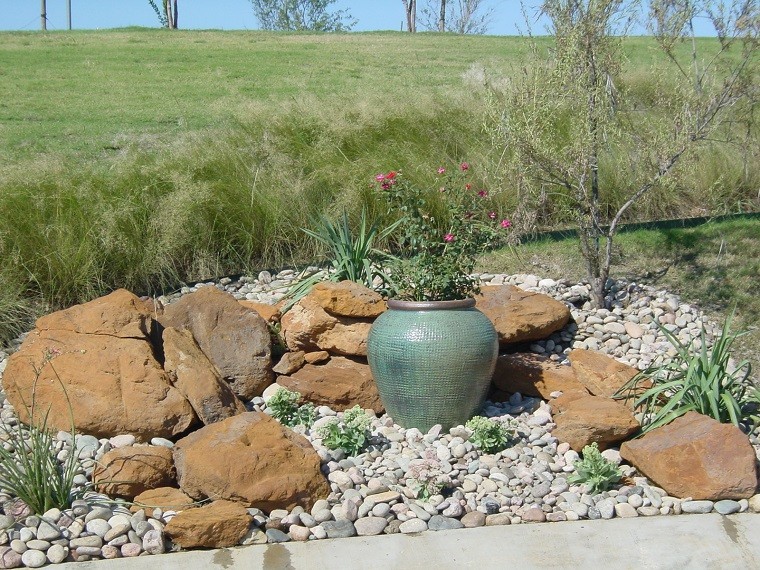 Roca jardines y naturaleza, creando ambientes diferentes.