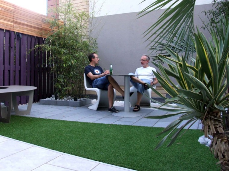 minimalista botella espacio jardin esquinas
