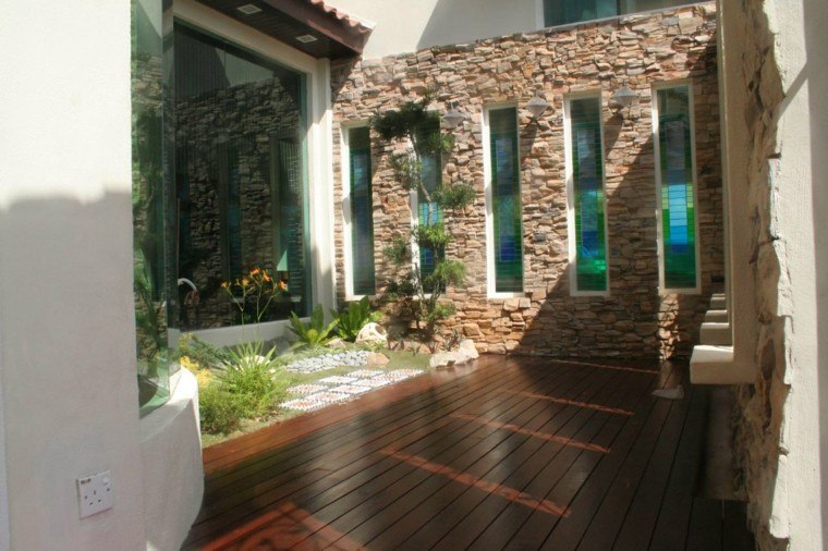 patios interiores bonito diseño madera