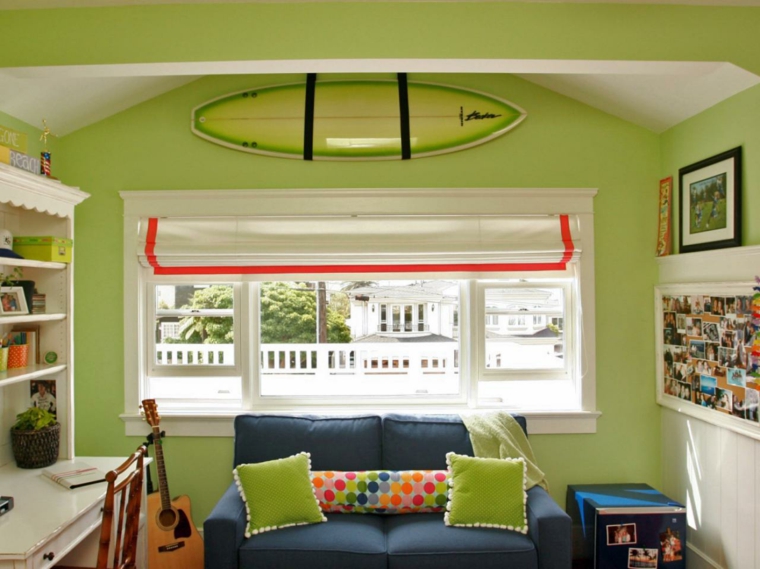 tablas de surf paredes verdes cojines