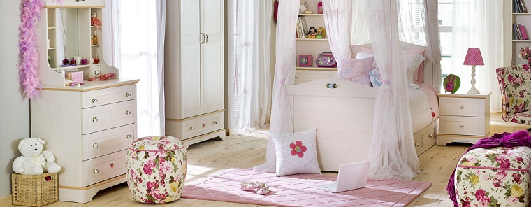 taburetes con estampas florales en la habitación de la niña taburetes estampas florales habitacion chica ideas