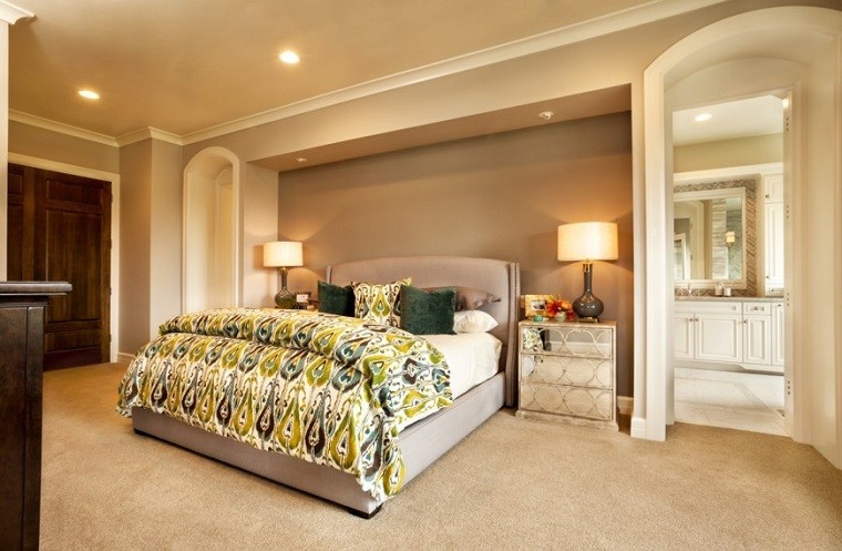 Garrison Hullinger colores vibrantes ropa cama cojines ideas