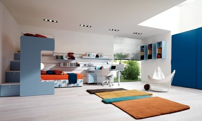 alfombra color naranja muebles azules