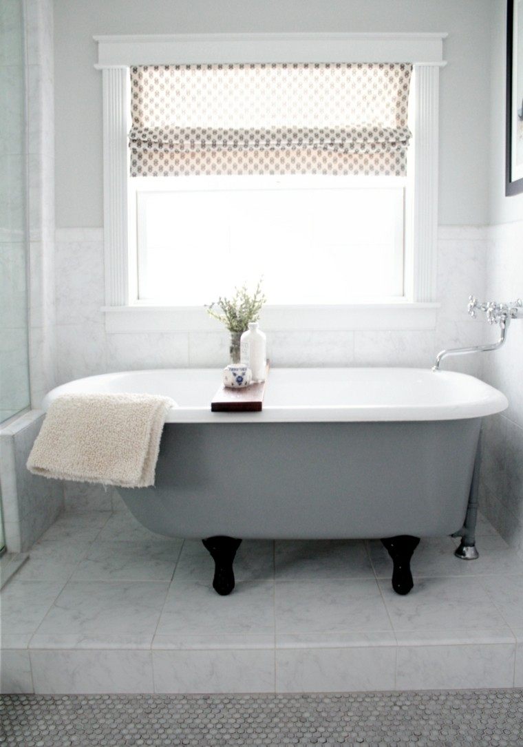 bañera color gris estilo retro