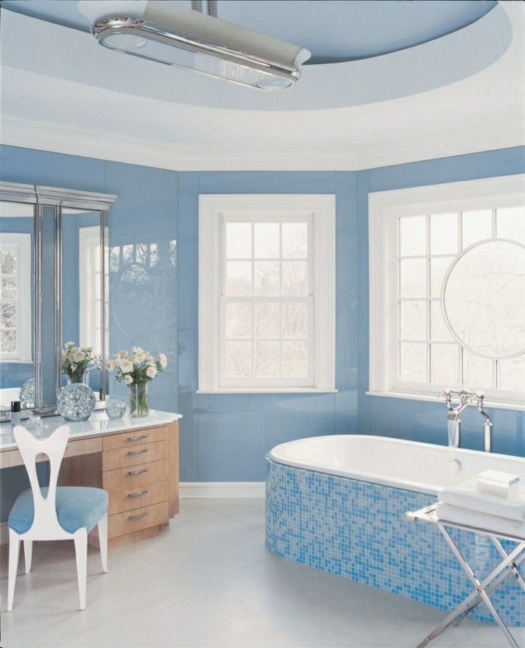 Azul y blanco - los colores de moda para interiores