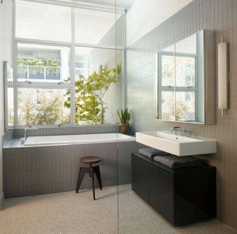 baño moderno ducha bañera jardin