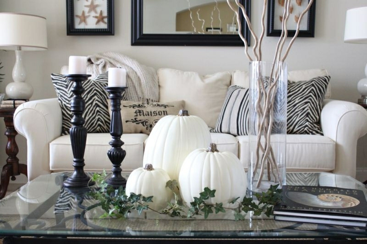 blancas calabazas adornos salon mesa