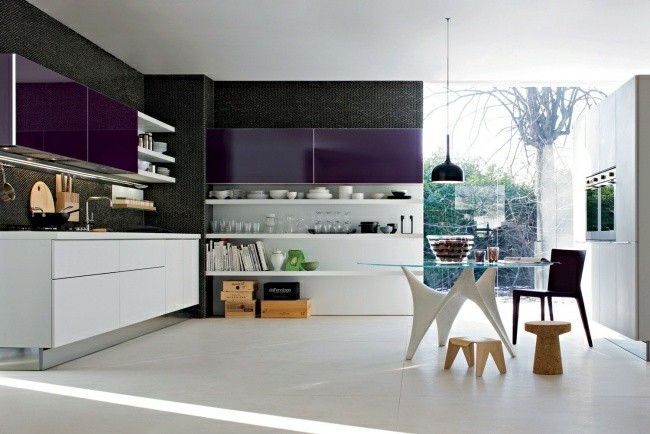 cocina moderna muebles morados lacados