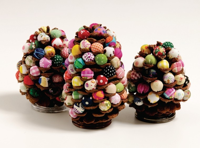 cono decoracion colorida mesa esferas