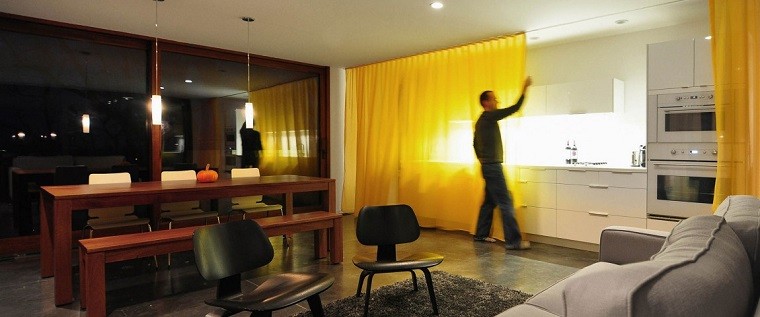 diseno cocinas abiertas salon comedor cortina amarilla ideas
