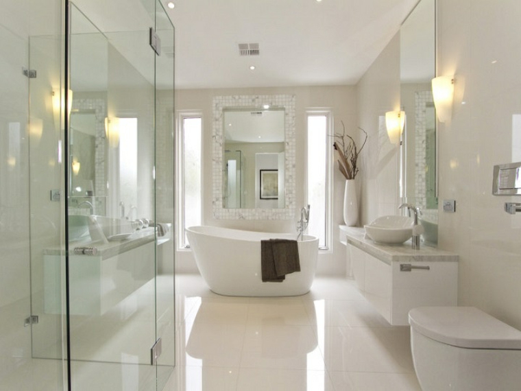 diseño baños modernos blanco iluminado cristal