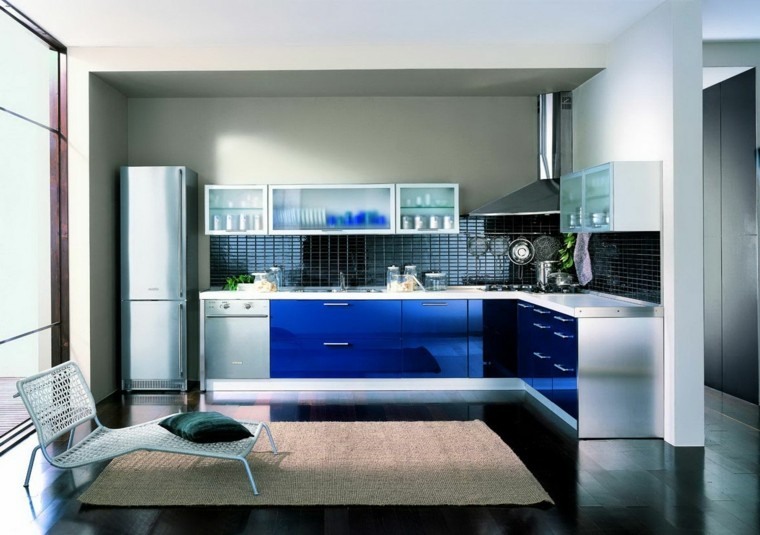 diseño cocina color azul electrico