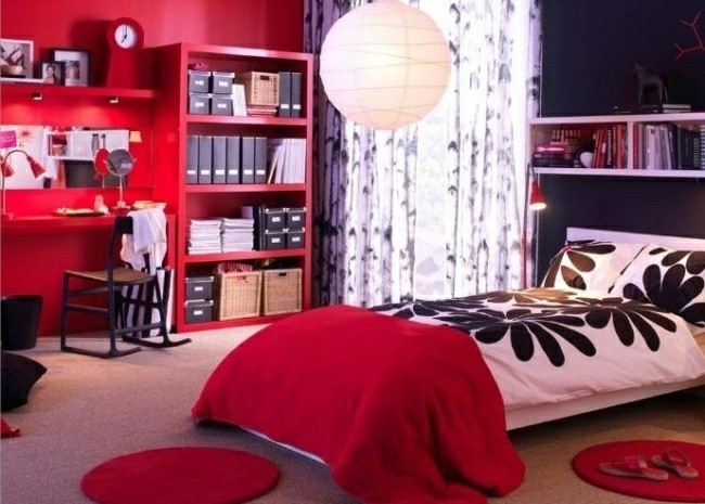 dormitorio pared color rojo intenso