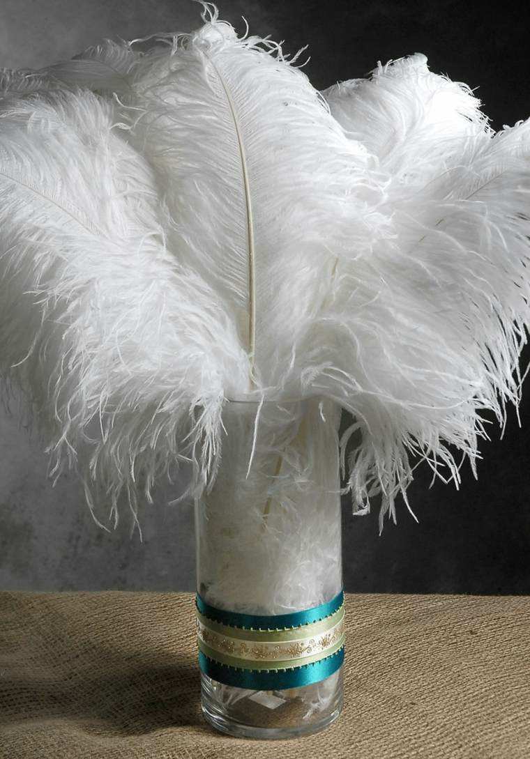 jarron cristal adronado plumas blancas