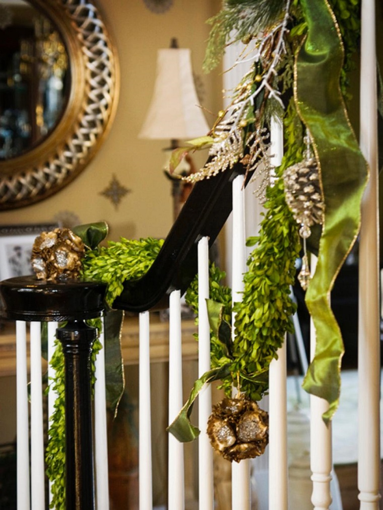manualidades de navidad originales escaleras casa decoradas ideas