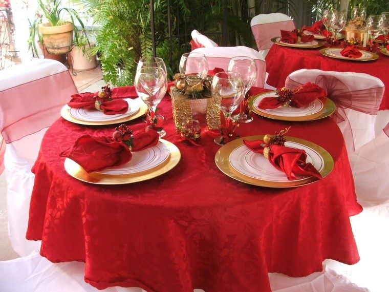 mesas decoradas mantel color rojo