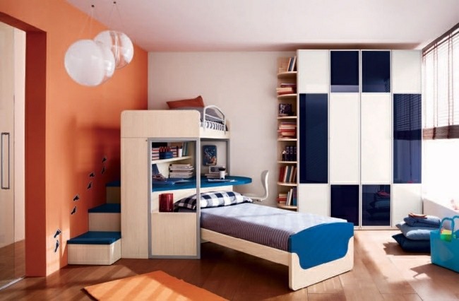 pared cuarto color naranja azul