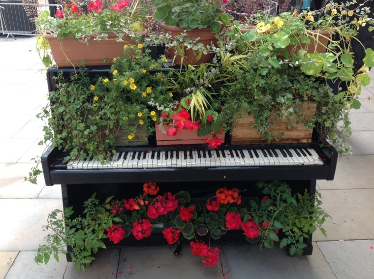 Reciclaje creativo, 50 ideas geniales para un patio diferente.