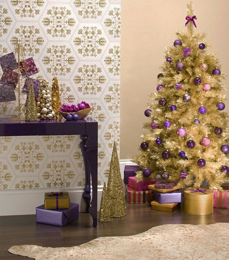 adornos de navidad dorados morados