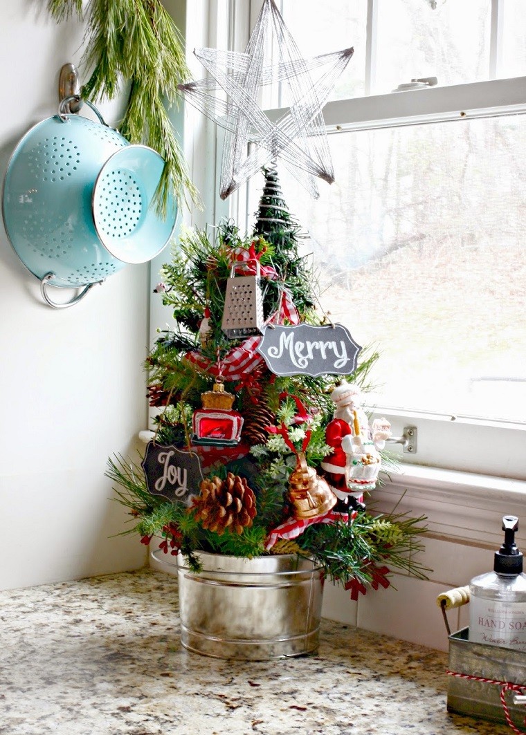 Arboles de navidad decoración de mesa con árbol pequeño