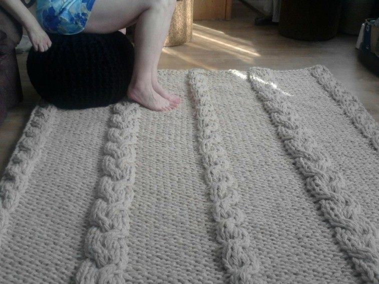 bonita alfombra lana color beige