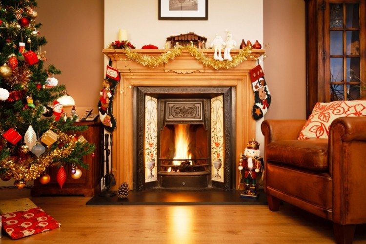 bonita chimenea decoración navidad