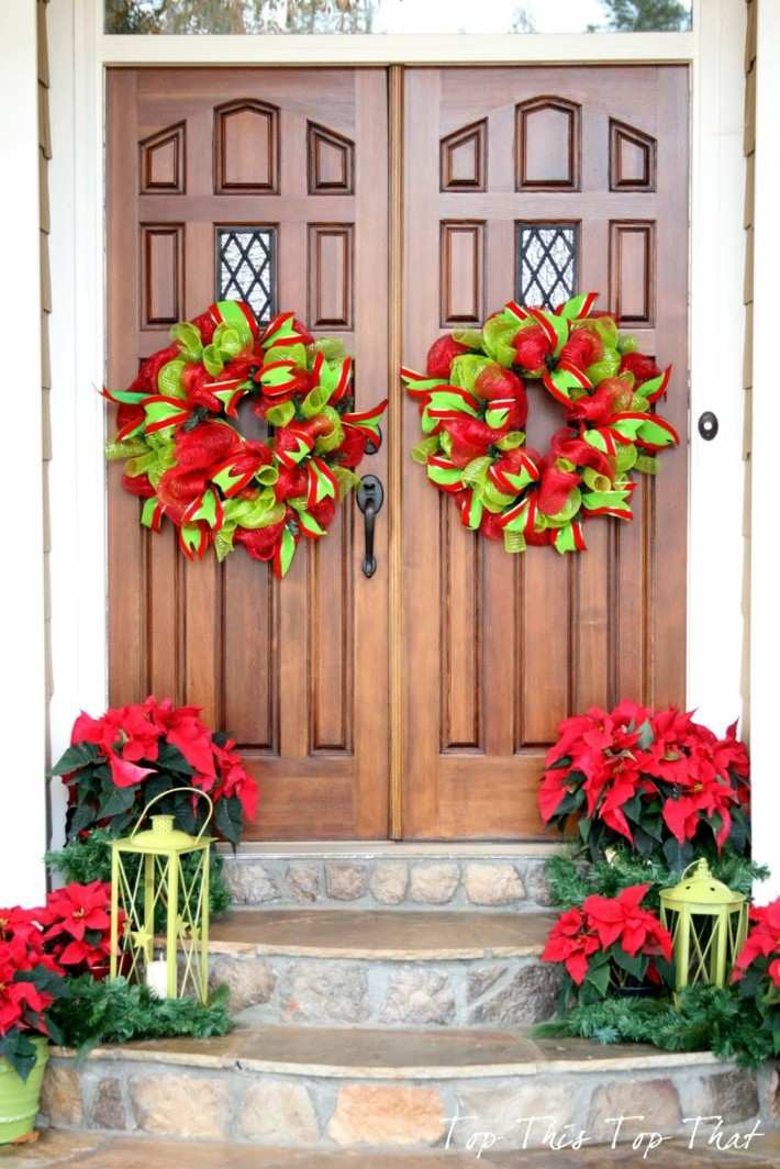 bonita decoración navideña entrada casa