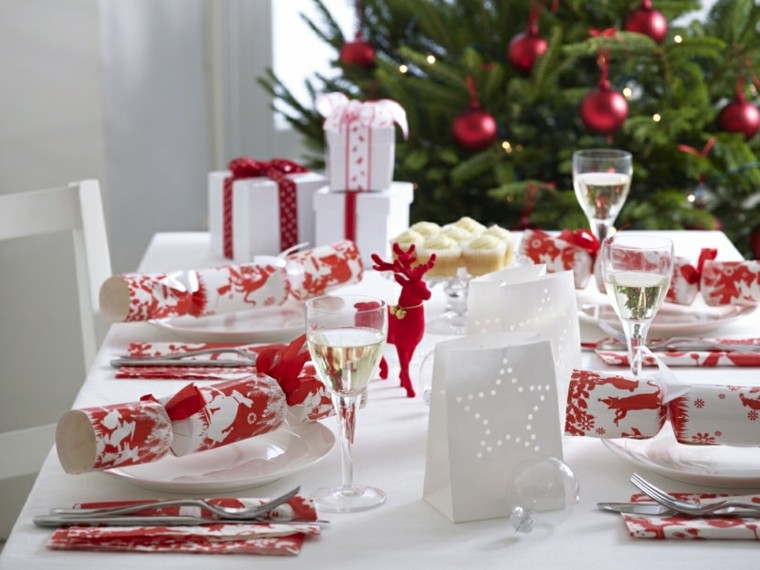 cenas de navidad reno rojo