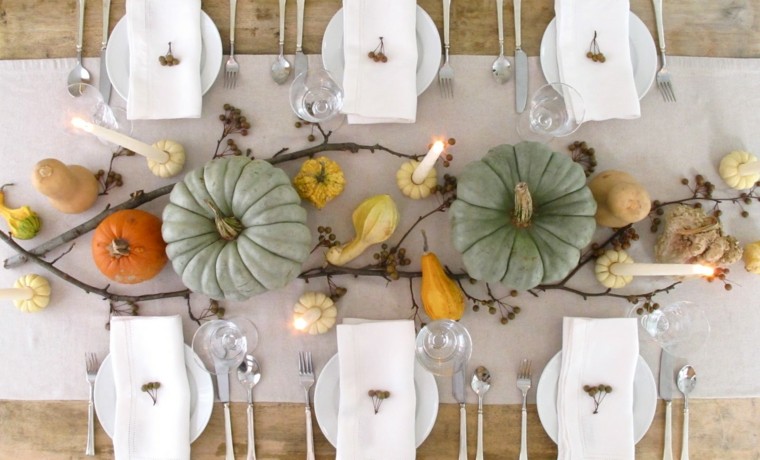 centros mesa originales ideas ramas mantel calabazas otoño