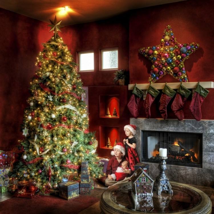 chimenea decorada calcetines estrella navidad