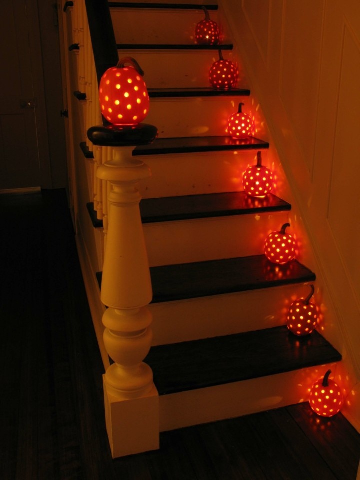decorar escaleras farolillos calabazas