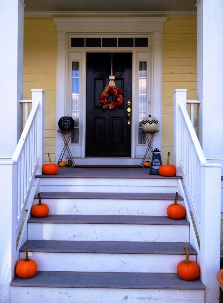 decoración de otoño con calabazas decoración otoño puerta entrada