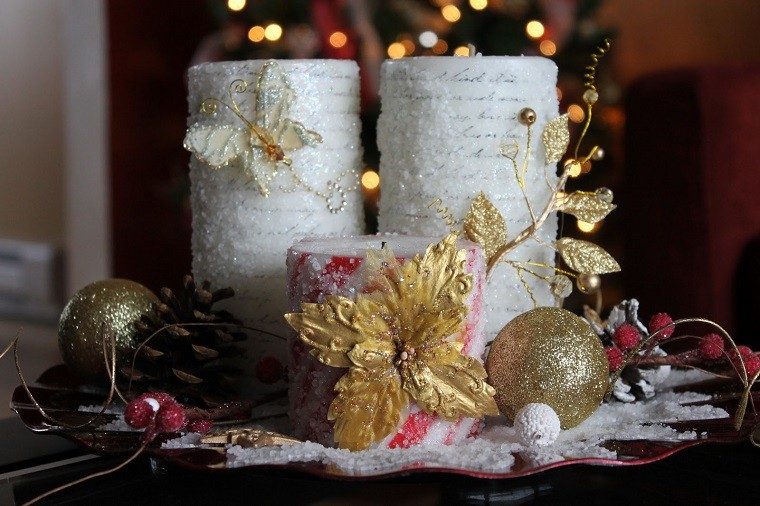 decoracion-navida-colores-vibrantes-decorar-casa-velas-blancas