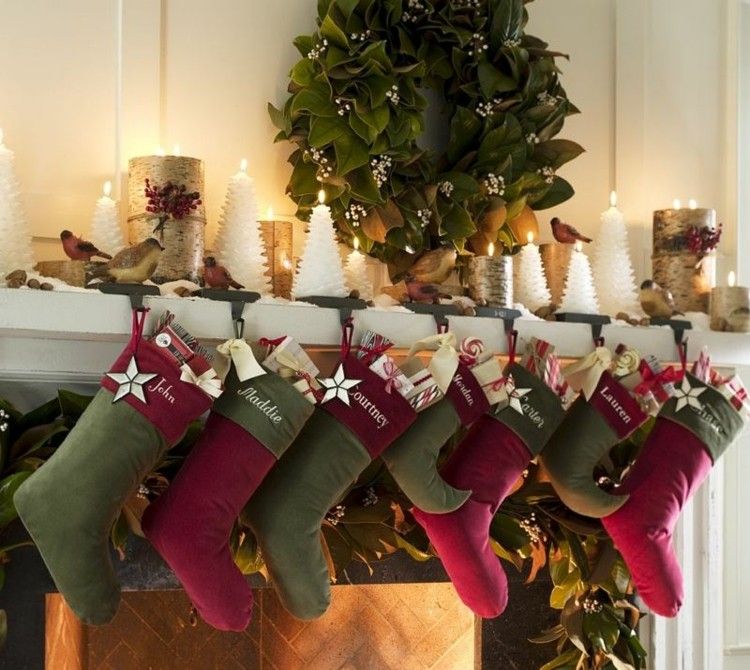 decorar chimenea motivos navideños calcetines
