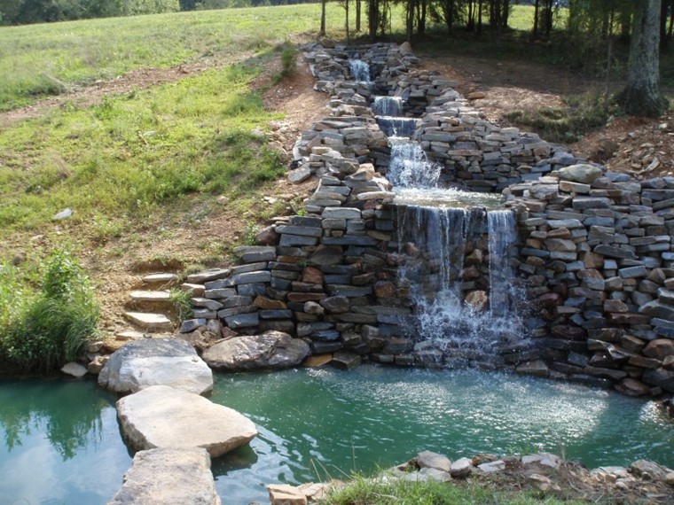 Cascadas y cataratas en el jardín - 63 ideas refrescantes