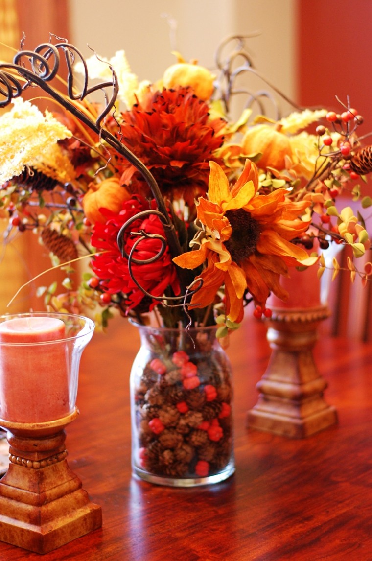 Centros de flores bonitos y ramos naturales para el otoño