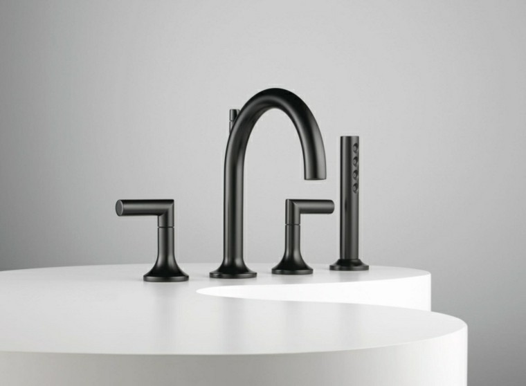 diseño grifos negros baño moderno 
