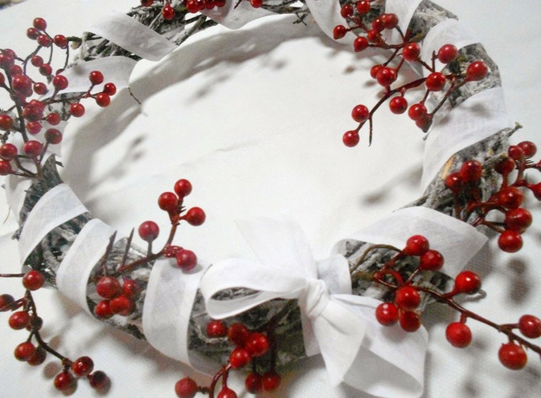 guirnalda navideña atada con lazo blanco guirnalda navidad ramas arbol lazo blanco ideas