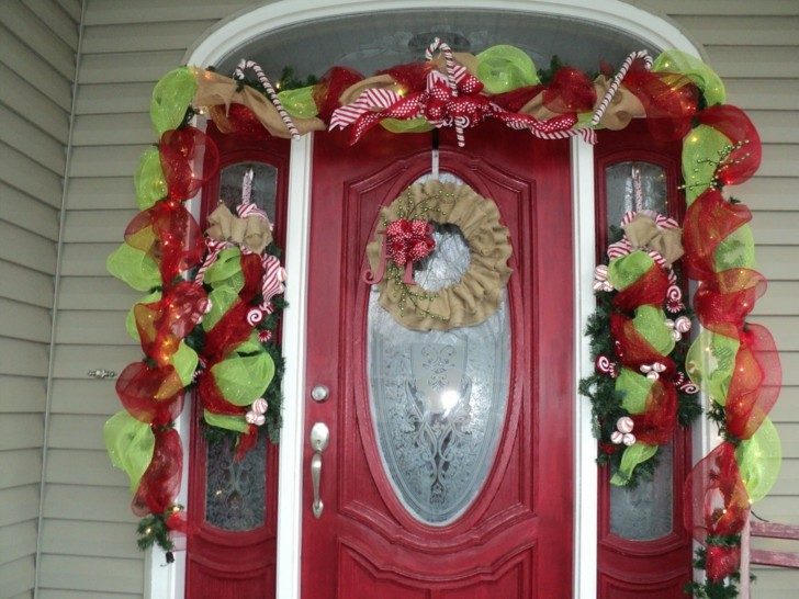 guirnalda puerta entrada roja verde