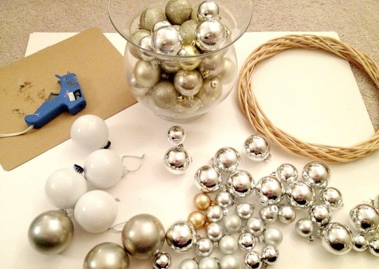 manualidades navideñas decoración hecha casa bolas plata ideas