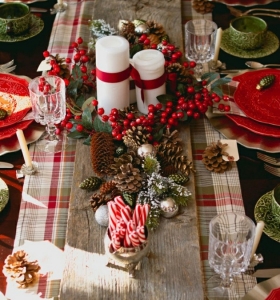 Mesas de jardin con decoración navideña - 25 ideas